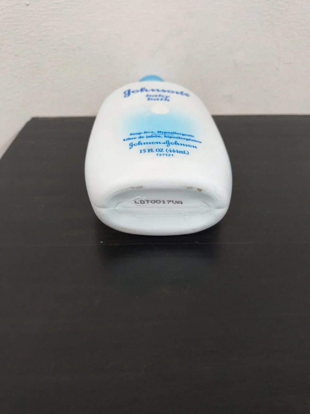 Johnson's Baby Bath, soap free, hypoallergenic 15 oz discontinued, blue bottle